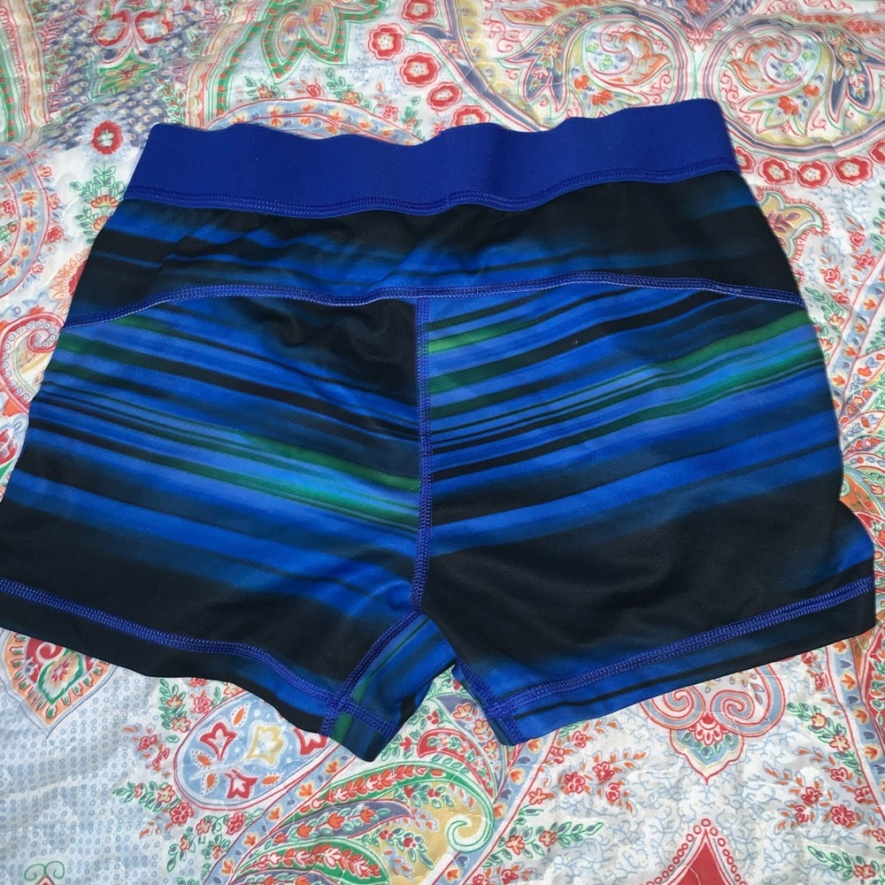 Shorts - Picture 3 of 3